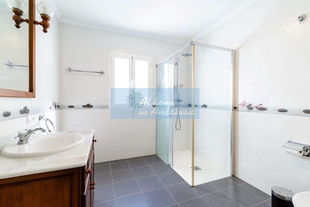 5 bedroom Townhouse for sale in Lecrin - € 390,000 (Ref: 8245898)