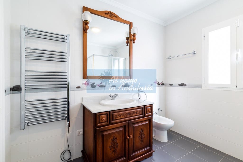 5 bedroom Townhouse for sale in Lecrin - € 390,000 (Ref: 8245898)