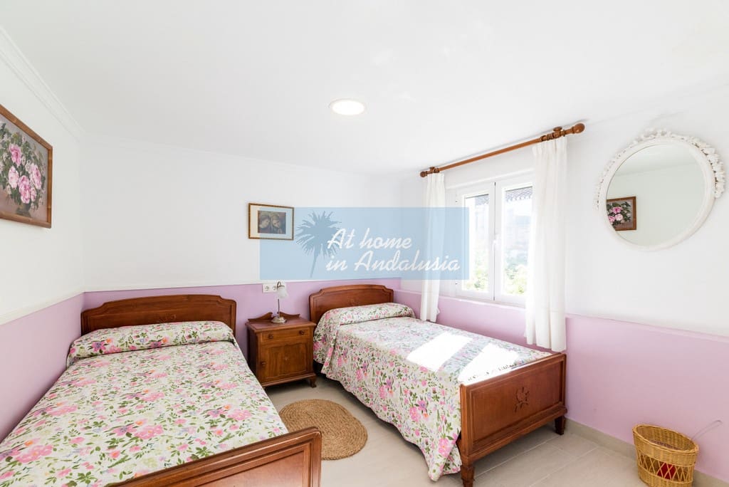 5 bedroom Townhouse for sale in Lecrin - € 390,000 (Ref: 8245898)