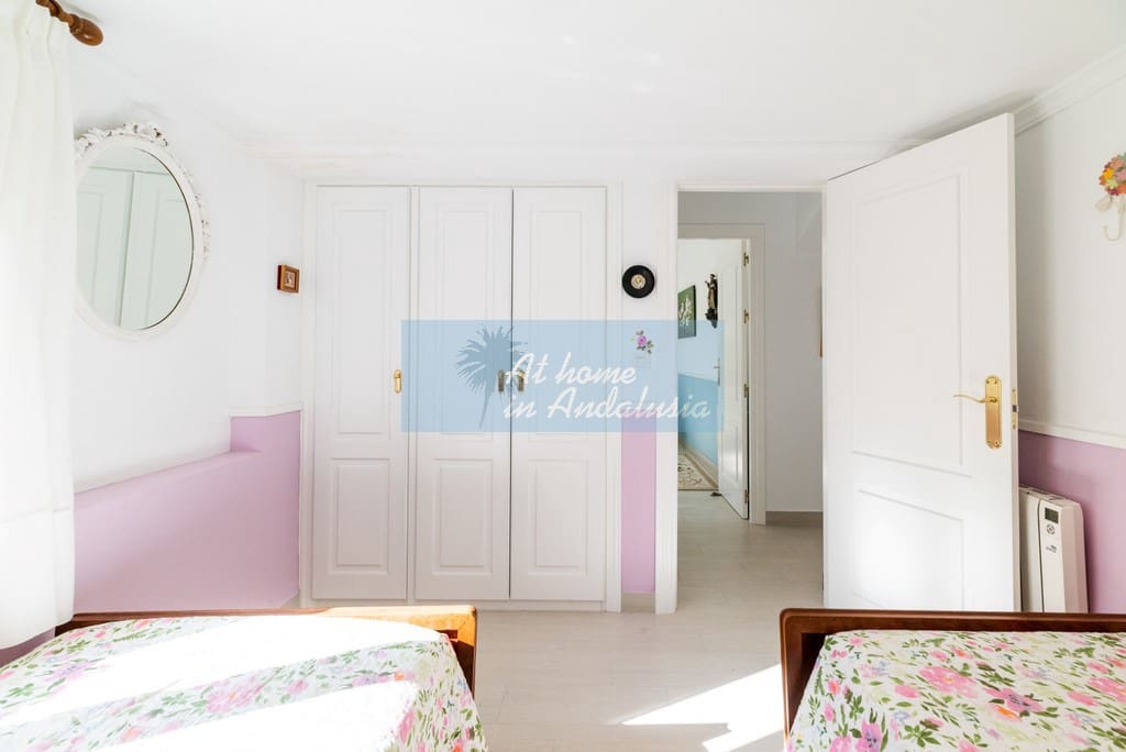 5 bedroom Townhouse for sale in Lecrin - € 390,000 (Ref: 8245898)