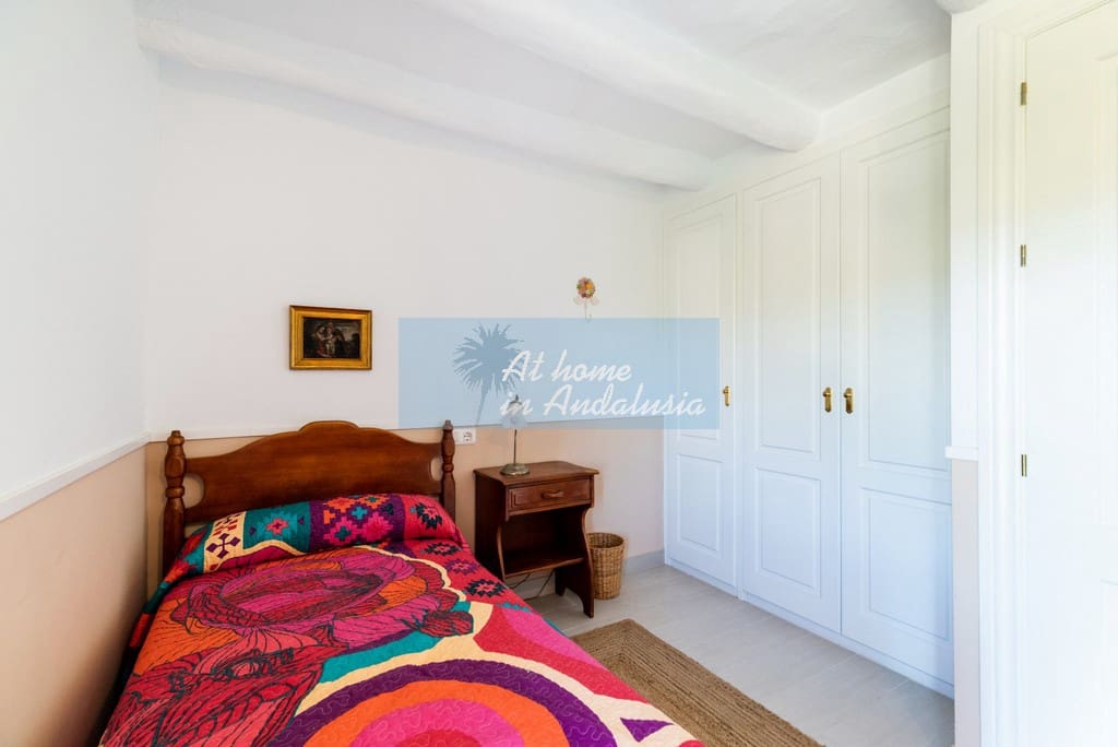 5 bedroom Townhouse for sale in Lecrin - € 390,000 (Ref: 8245898)