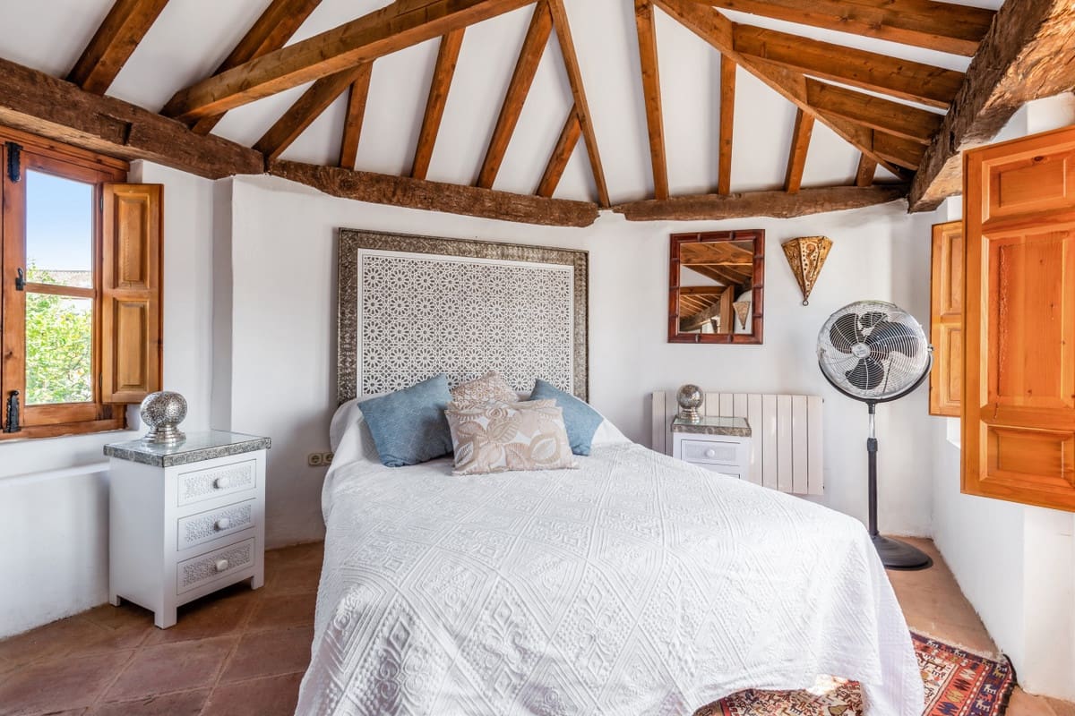 5 soveværelse Villa til salg i Melegis med swimmingpool - € 650.000 (Ref: 8695598)