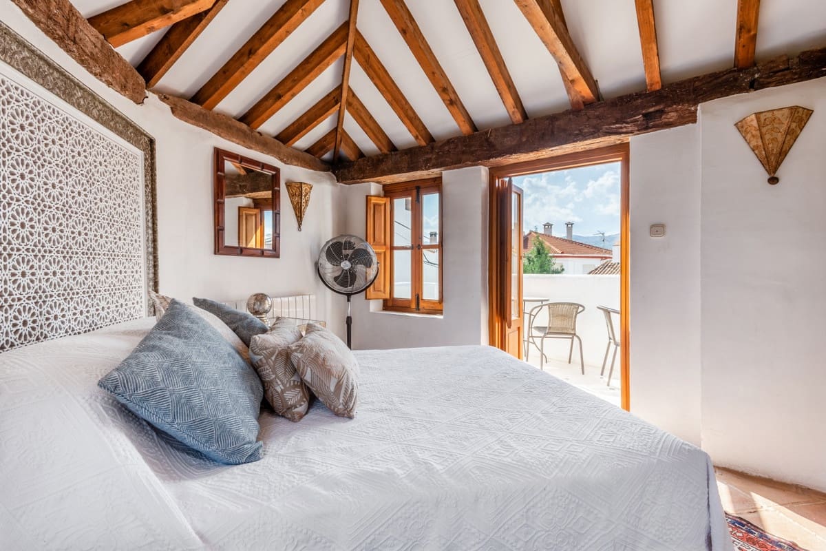 5 soveværelse Villa til salg i Melegis med swimmingpool - € 650.000 (Ref: 8695598)