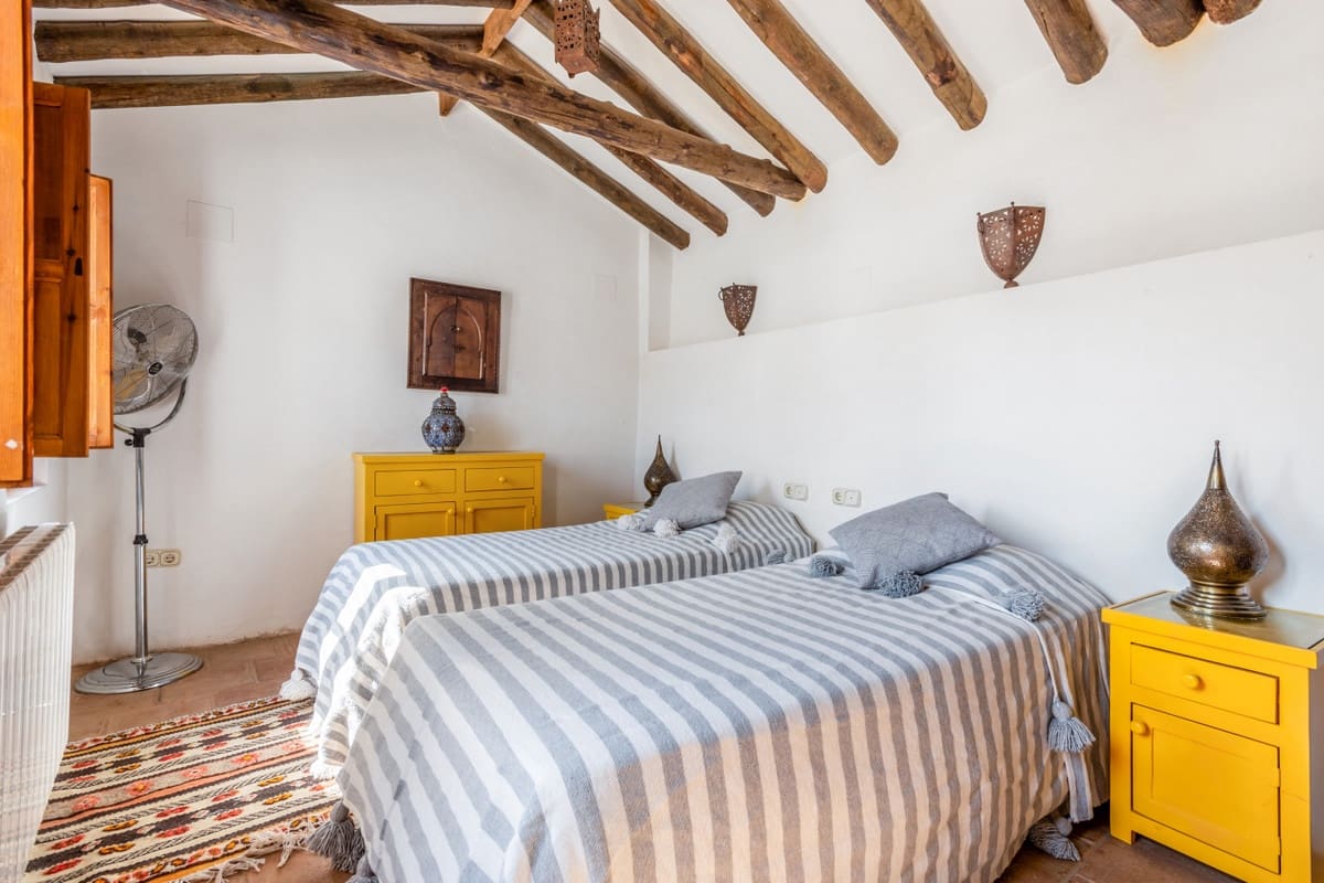 5 soveværelse Villa til salg i Melegis med swimmingpool - € 650.000 (Ref: 8695598)