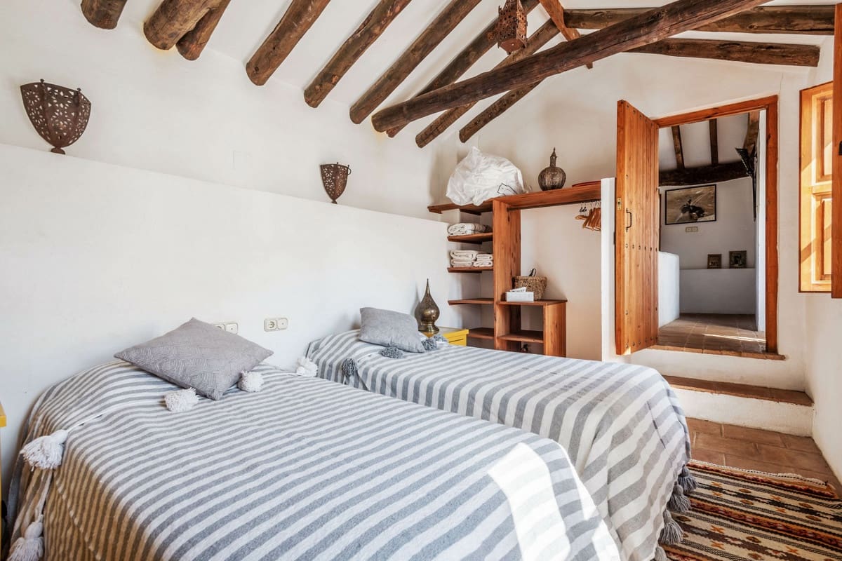 5 soveværelse Villa til salg i Melegis med swimmingpool - € 650.000 (Ref: 8695598)