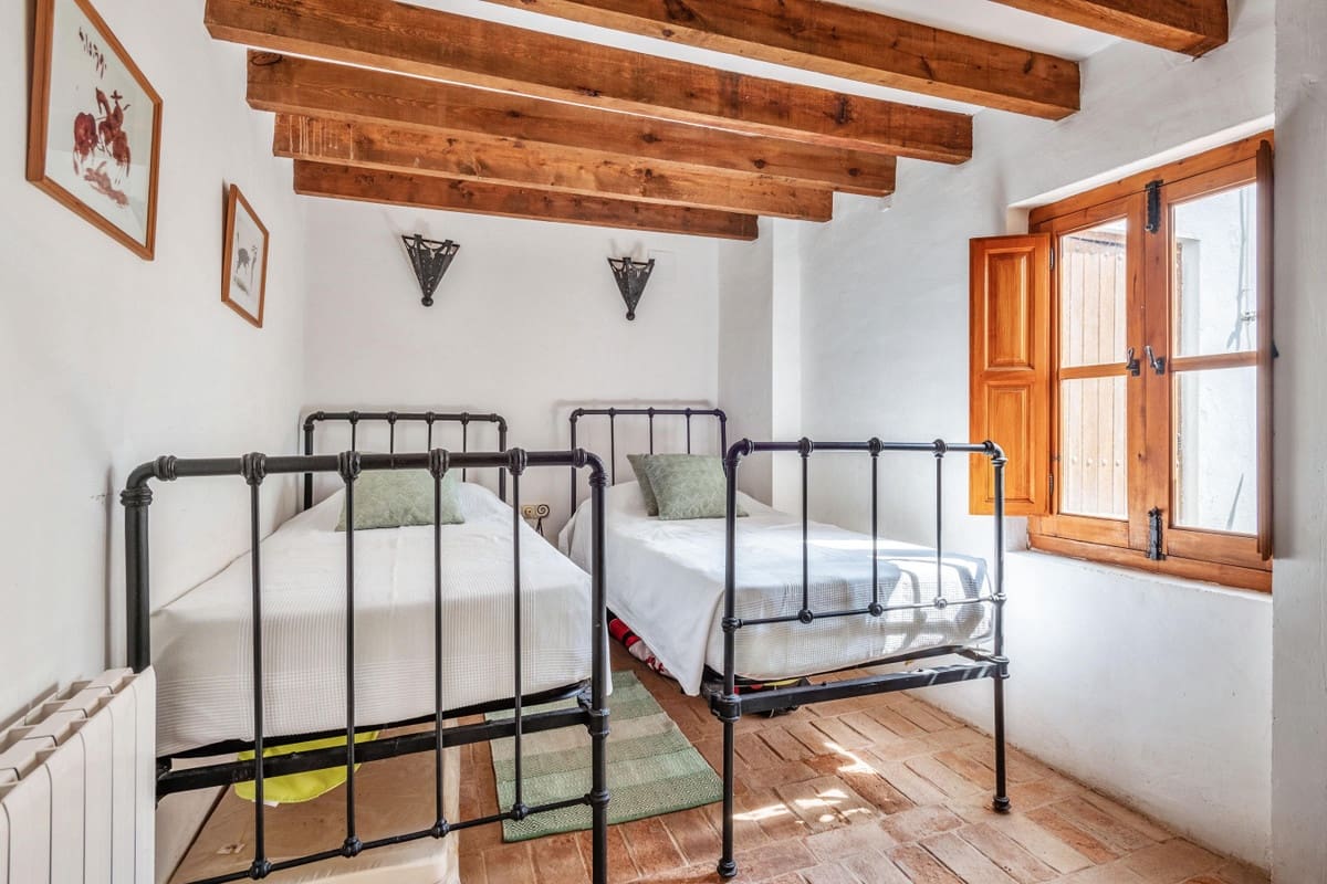 5 soveværelse Villa til salg i Melegis med swimmingpool - € 650.000 (Ref: 8695598)