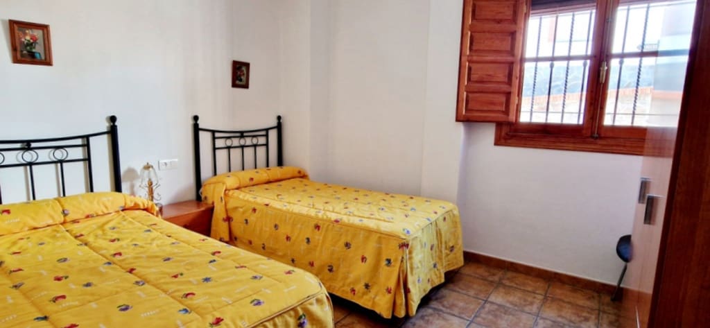 7 soveværelse Guesthouse/B & B til salg i El Pinar med swimmingpool - € 259.000 (Ref: 8776888)