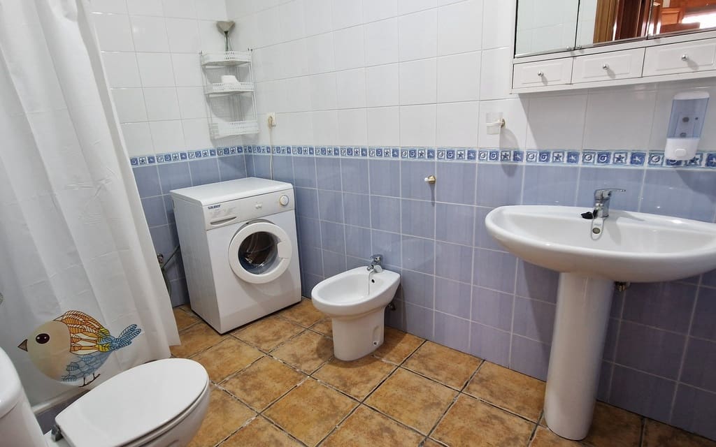 7 soveværelse Guesthouse/B & B til salg i El Pinar med swimmingpool - € 259.000 (Ref: 8776888)