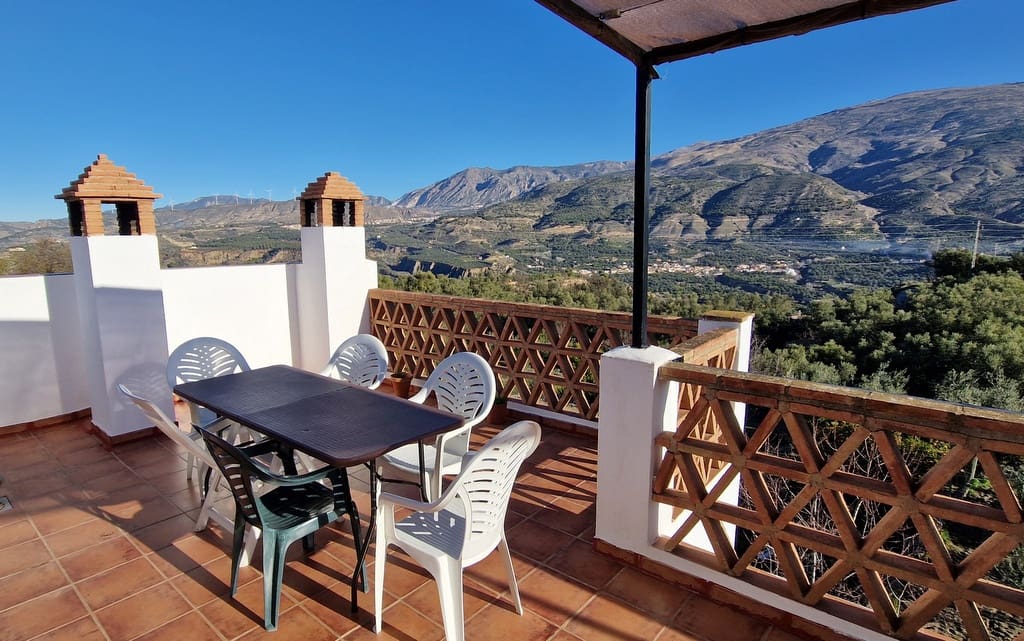 7 soveværelse Guesthouse/B & B til salg i El Pinar med swimmingpool - € 259.000 (Ref: 8776888)