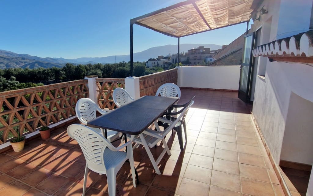 7 soveværelse Guesthouse/B & B til salg i El Pinar med swimmingpool - € 259.000 (Ref: 8776888)