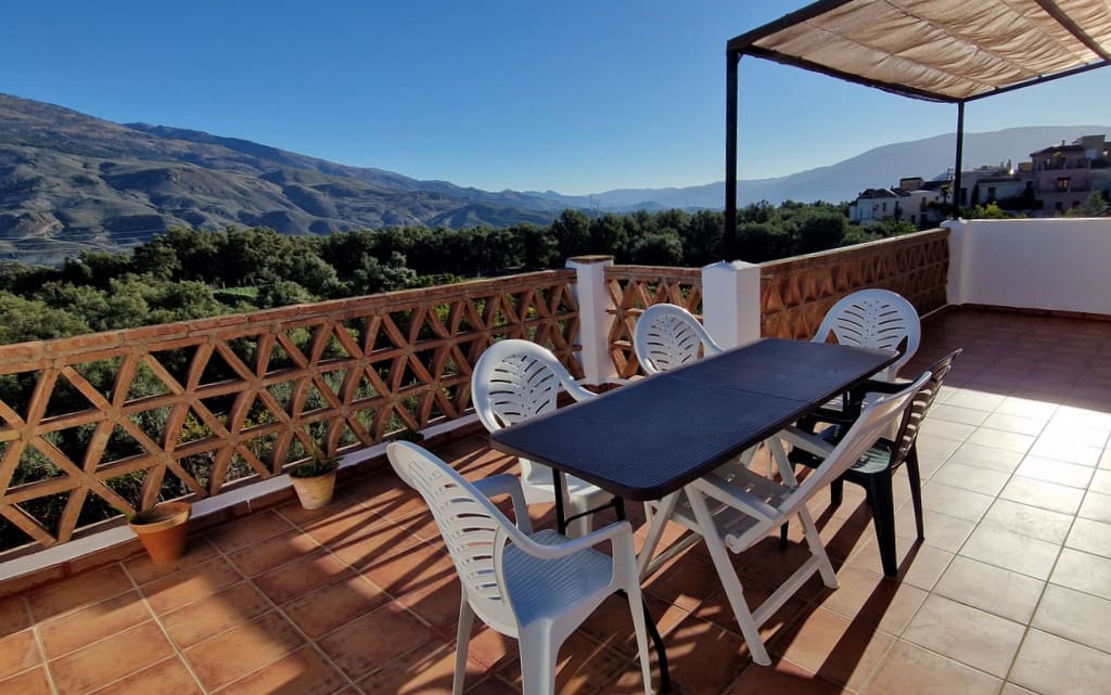 7 soveværelse Guesthouse/B & B til salg i El Pinar med swimmingpool - € 259.000 (Ref: 8776888)