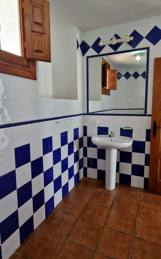 7 soveværelse Guesthouse/B & B til salg i El Pinar med swimmingpool - € 259.000 (Ref: 8776888)