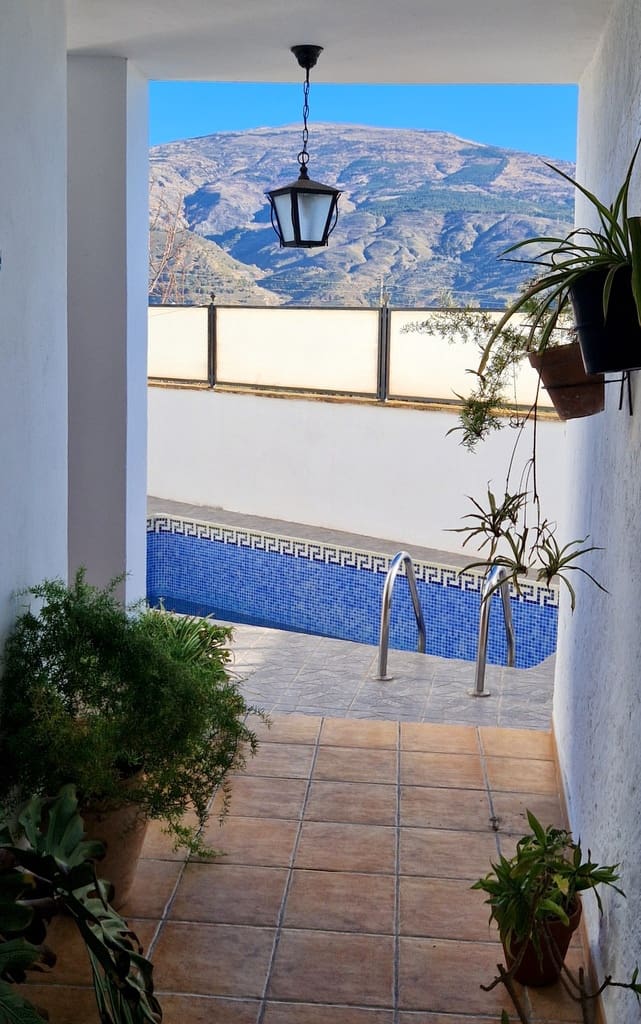 7 soveværelse Guesthouse/B & B til salg i El Pinar med swimmingpool - € 259.000 (Ref: 8776888)