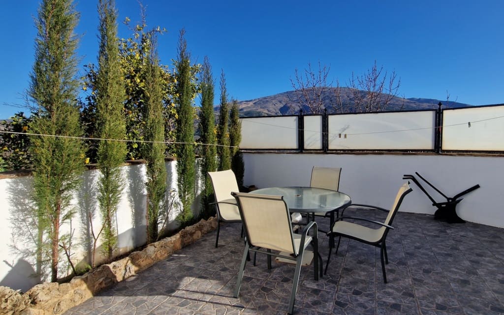 7 soveværelse Guesthouse/B & B til salg i El Pinar med swimmingpool - € 259.000 (Ref: 8776888)