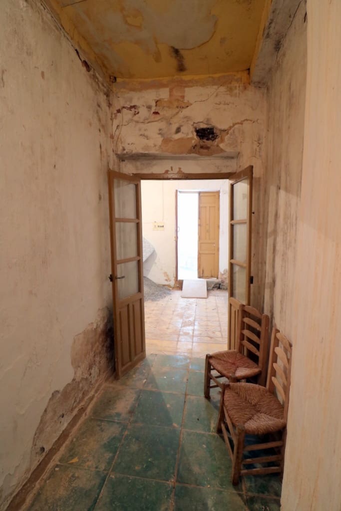 4 soveværelse Byhus til salg i Albunuelas - € 42.000 (Ref: 8855430)