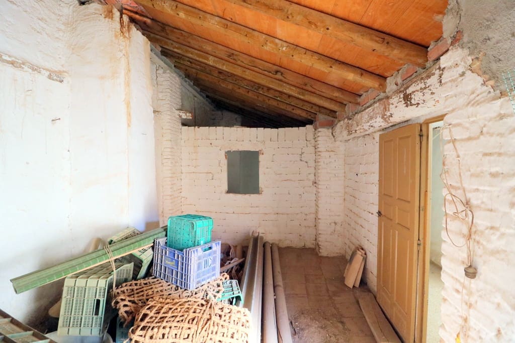 4 soveværelse Byhus til salg i Albunuelas - € 42.000 (Ref: 8855430)