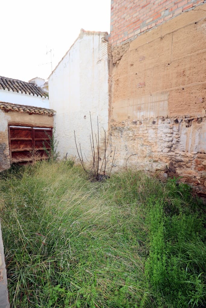 4 soveværelse Byhus til salg i Albunuelas - € 42.000 (Ref: 8855430)