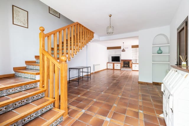 Casa de 3 habitaciones en Nigüelas en venta - 210.000 € (Ref: 9101233)