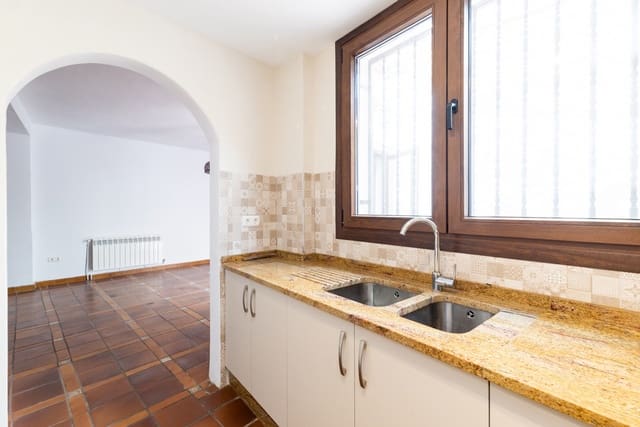 Casa de 3 habitaciones en Nigüelas en venta - 210.000 € (Ref: 9101233)