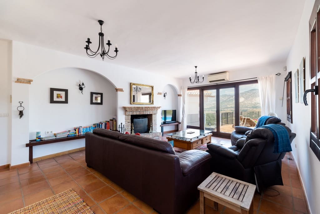 3 soveværelse Finca/Landehus til salg i Villamena med swimmingpool garage - € 495.000 (Ref: 9113582)