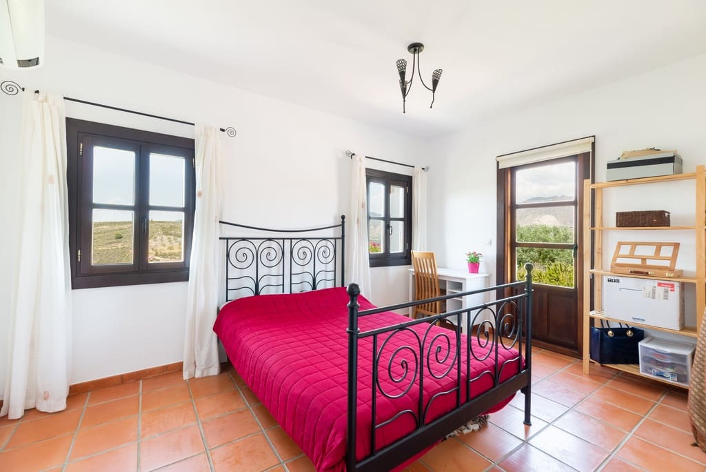 3 soveværelse Finca/Landehus til salg i Villamena med swimmingpool garage - € 495.000 (Ref: 9113582)