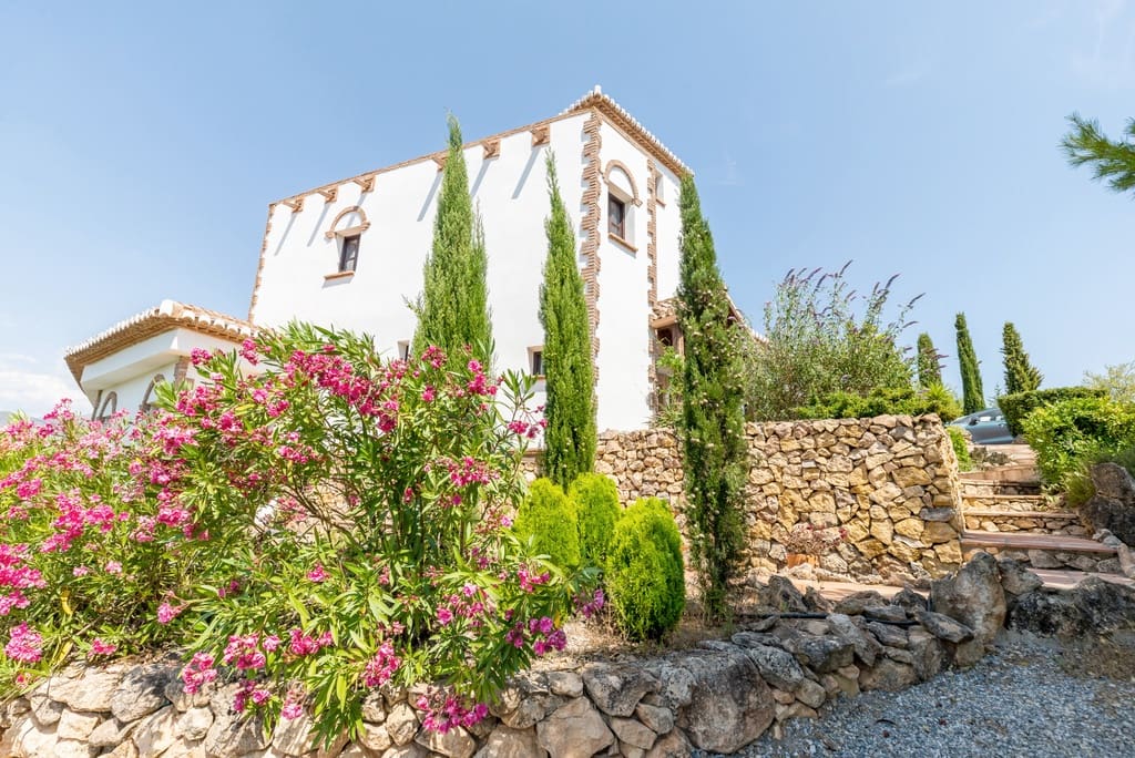 3 soveværelse Finca/Landehus til salg i Villamena med swimmingpool garage - € 495.000 (Ref: 9113582)