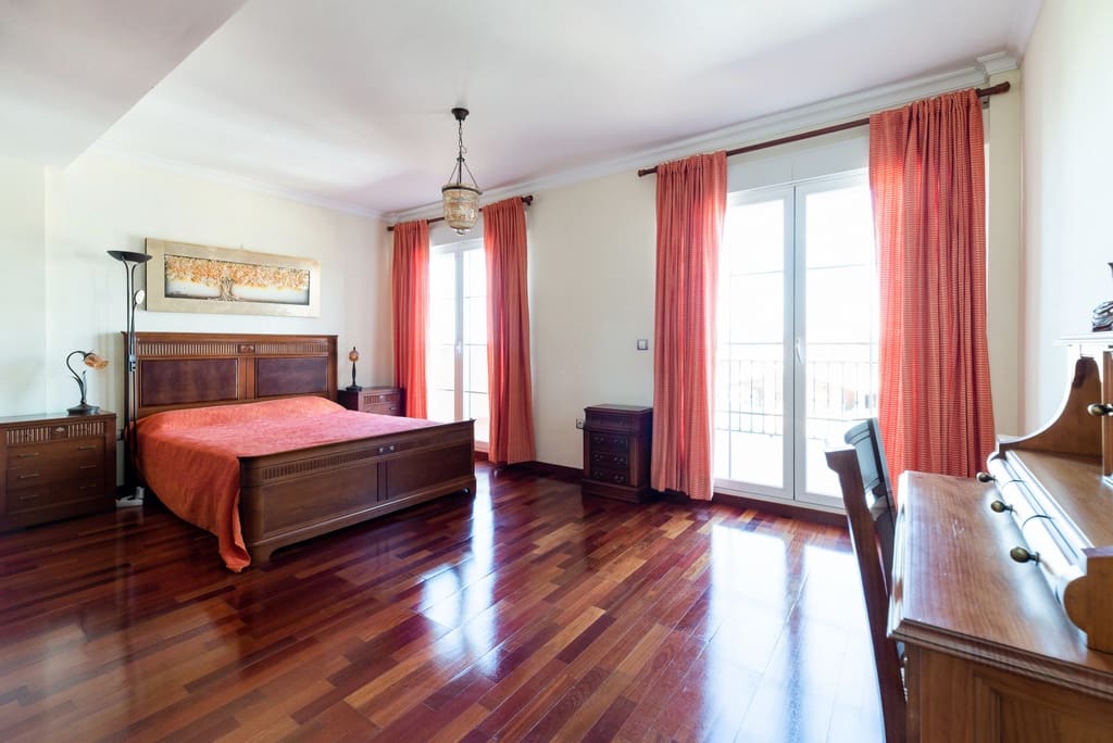 5 soveværelse Villa til salg i Dilar med swimmingpool garage - € 399.000 (Ref: 9141883)