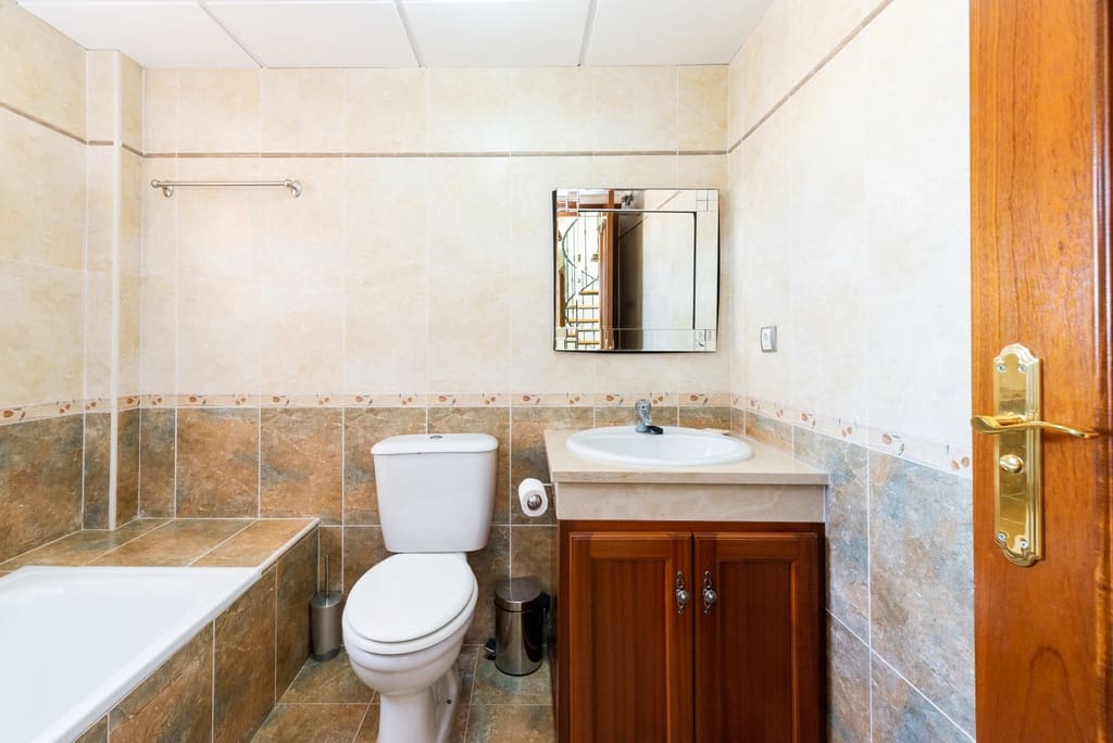 5 soveværelse Villa til salg i Dilar med swimmingpool garage - € 399.000 (Ref: 9141883)