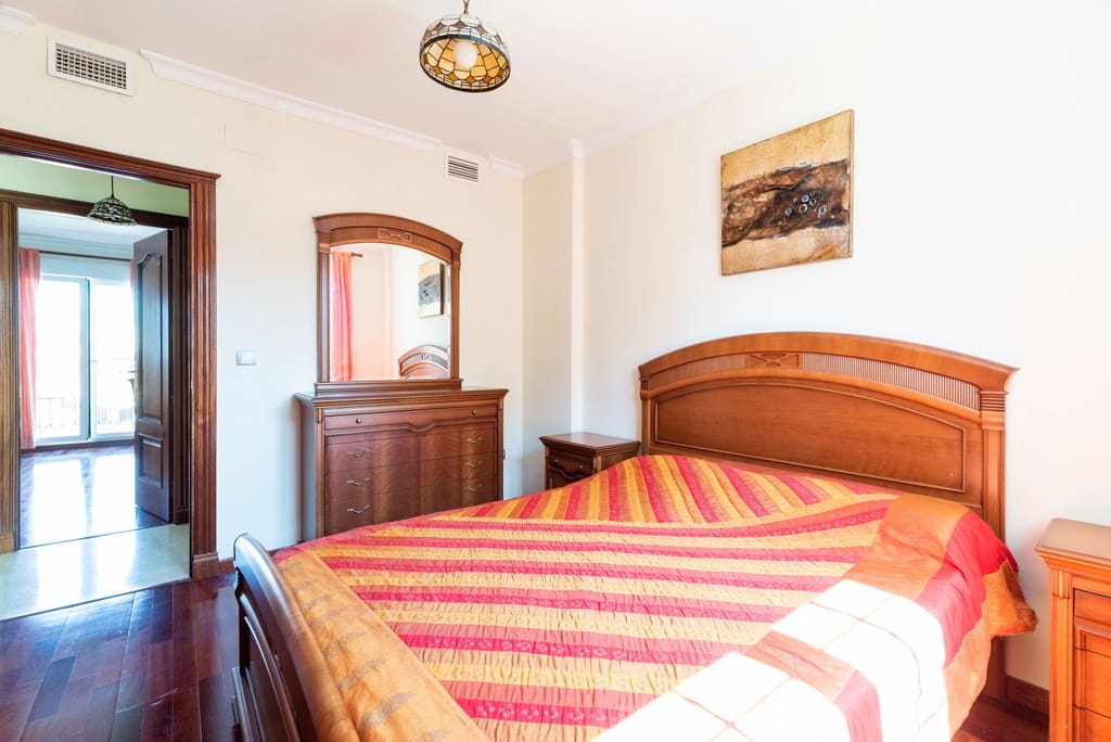 5 soveværelse Villa til salg i Dilar med swimmingpool garage - € 399.000 (Ref: 9141883)