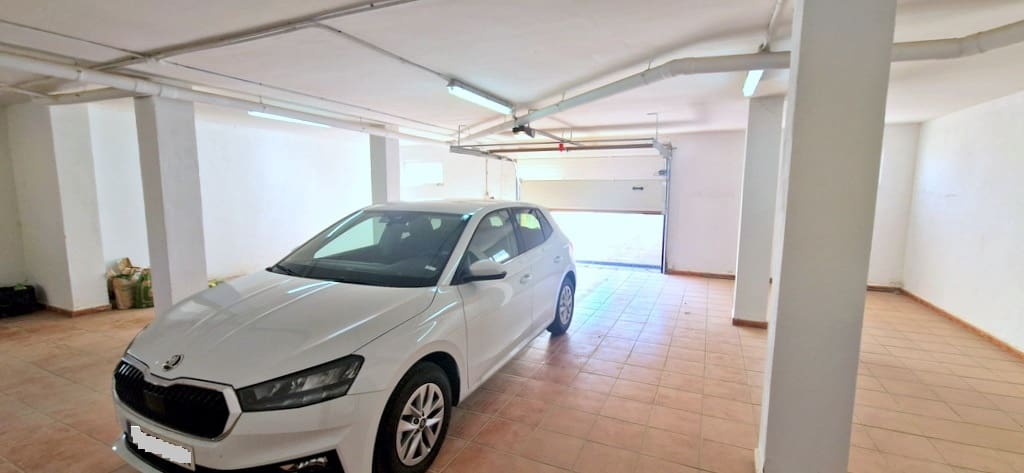 5 soveværelse Villa til salg i Dilar med swimmingpool garage - € 399.000 (Ref: 9141883)