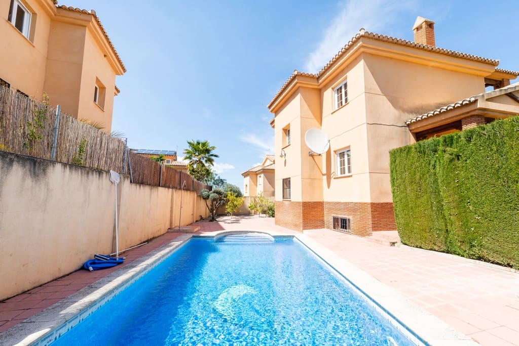 5 soveværelse Villa til salg i Dilar med swimmingpool garage - € 399.000 (Ref: 9141883)