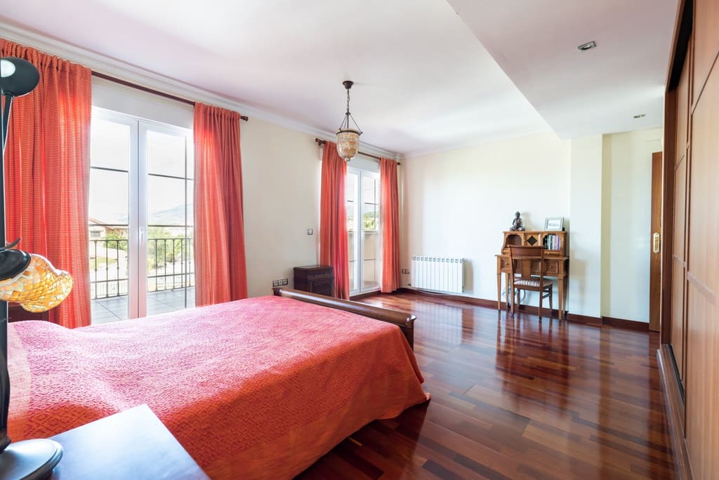 5 soveværelse Villa til salg i Dilar med swimmingpool garage - € 399.000 (Ref: 9141883)