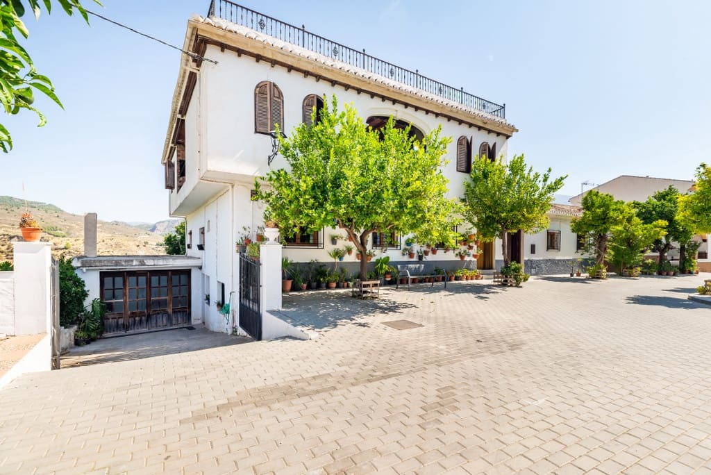 4 soveværelse Byhus til salg i Restabal med garage - € 250.000 (Ref: 9164449)