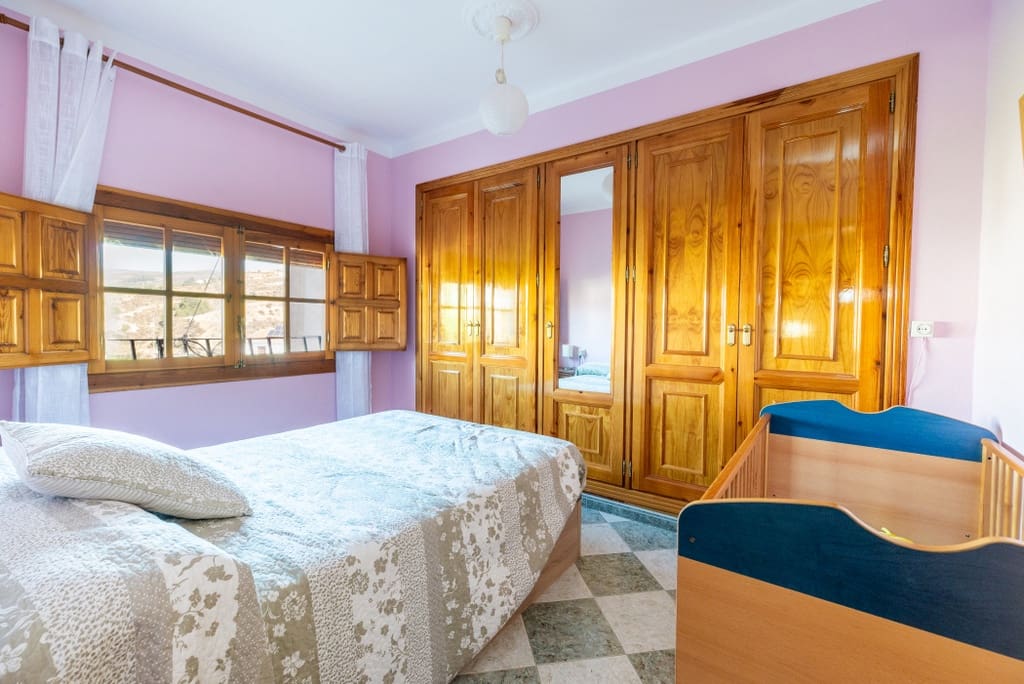 4 soveværelse Byhus til salg i Restabal med garage - € 250.000 (Ref: 9164449)