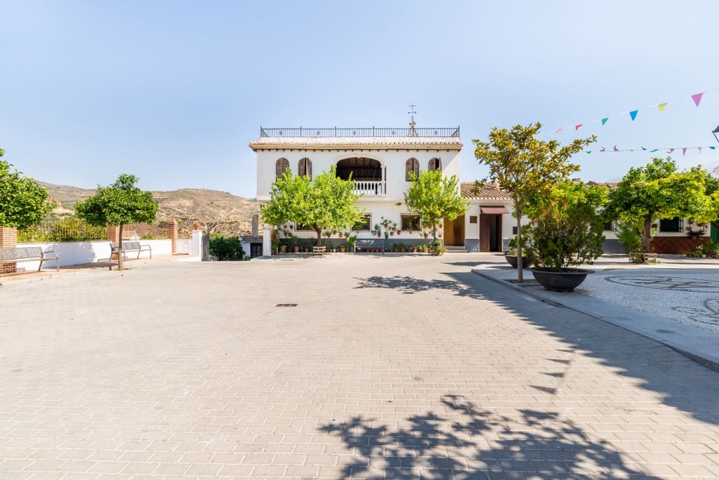 4 soveværelse Byhus til salg i Restabal med garage - € 250.000 (Ref: 9164449)