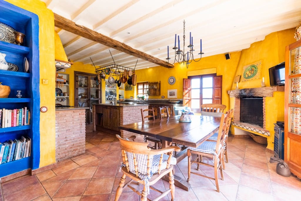 5 slaapkamer Finca/Landhuis te koop in El Pinar met zwembad garage - € 850.000 (Ref: 9360400)