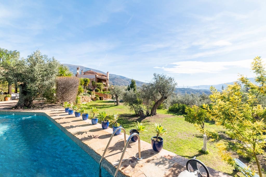 5 slaapkamer Finca/Landhuis te koop in El Pinar met zwembad garage - € 850.000 (Ref: 9360400)