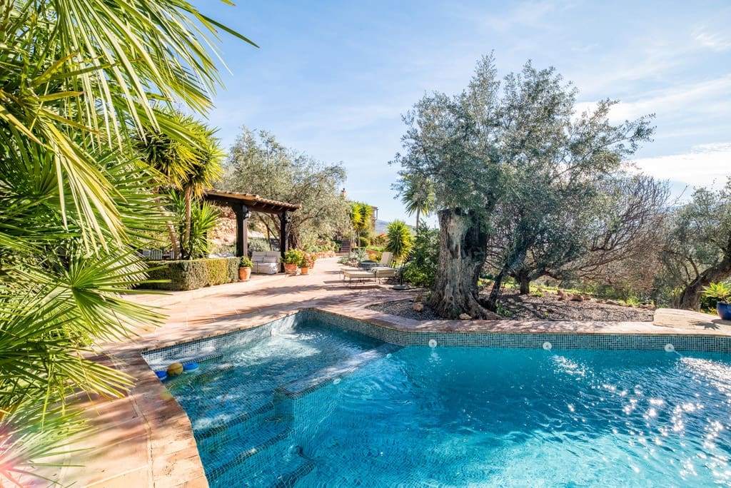 5 slaapkamer Finca/Landhuis te koop in El Pinar met zwembad garage - € 850.000 (Ref: 9360400)