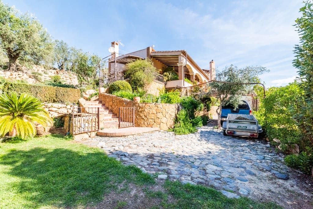 5 slaapkamer Finca/Landhuis te koop in El Pinar met zwembad garage - € 850.000 (Ref: 9360400)