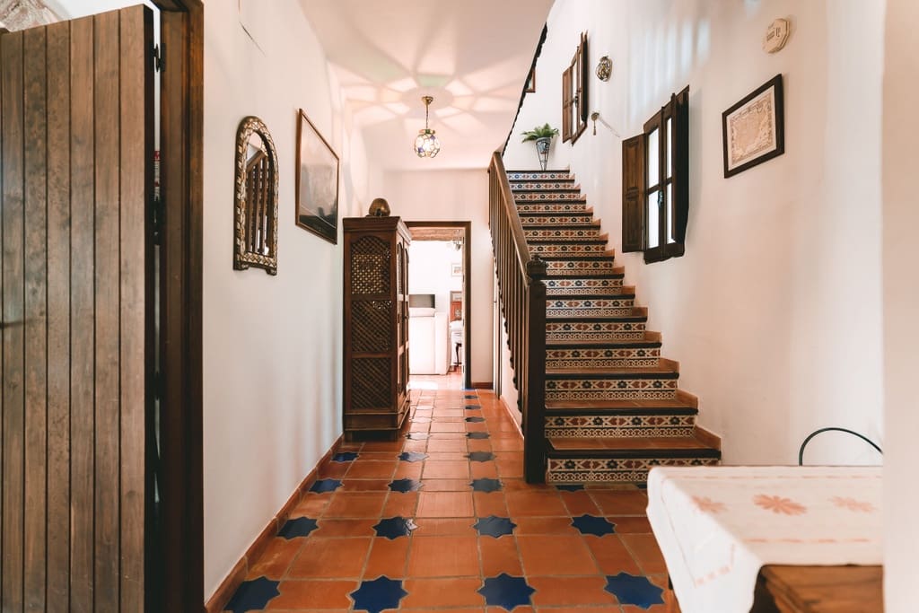 4 bedroom Villa for sale in Niguelas with pool - € 350,000 (Ref: 9414422)