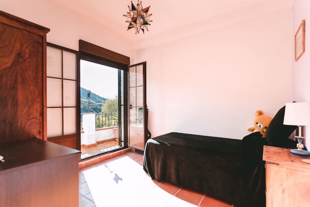 4 bedroom Villa for sale in Niguelas with pool - € 350,000 (Ref: 9414422)