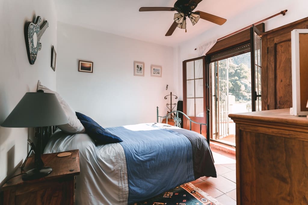 4 bedroom Villa for sale in Niguelas with pool - € 350,000 (Ref: 9414422)