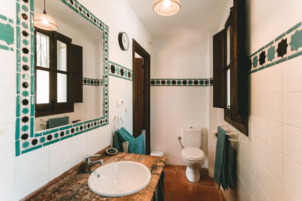 4 bedroom Villa for sale in Niguelas with pool - € 350,000 (Ref: 9414422)