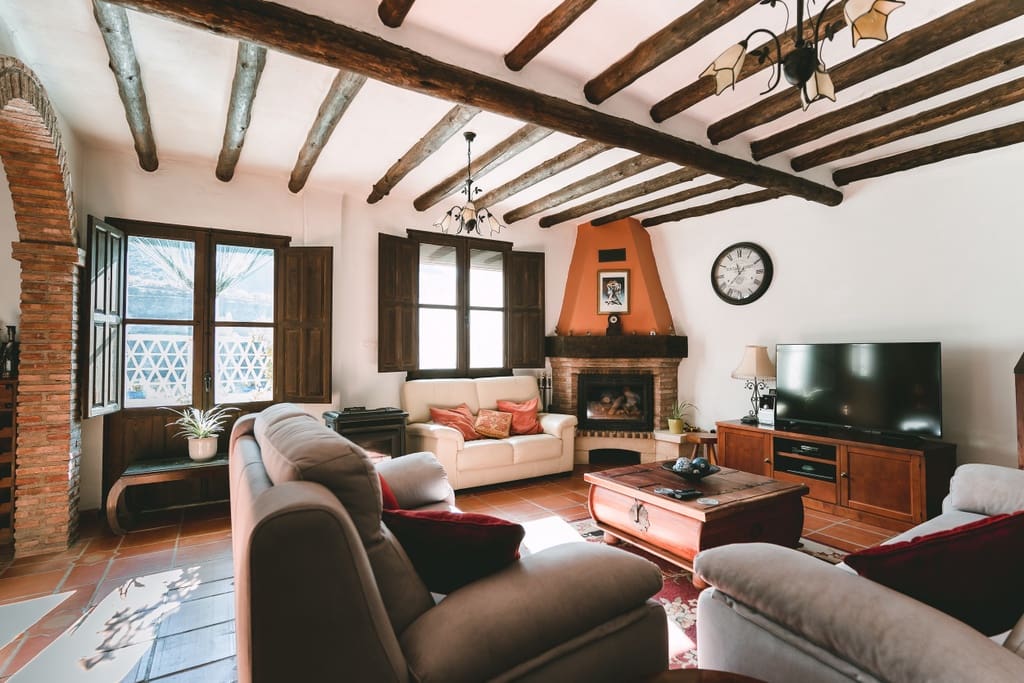 4 bedroom Villa for sale in Niguelas with pool - € 350,000 (Ref: 9414422)