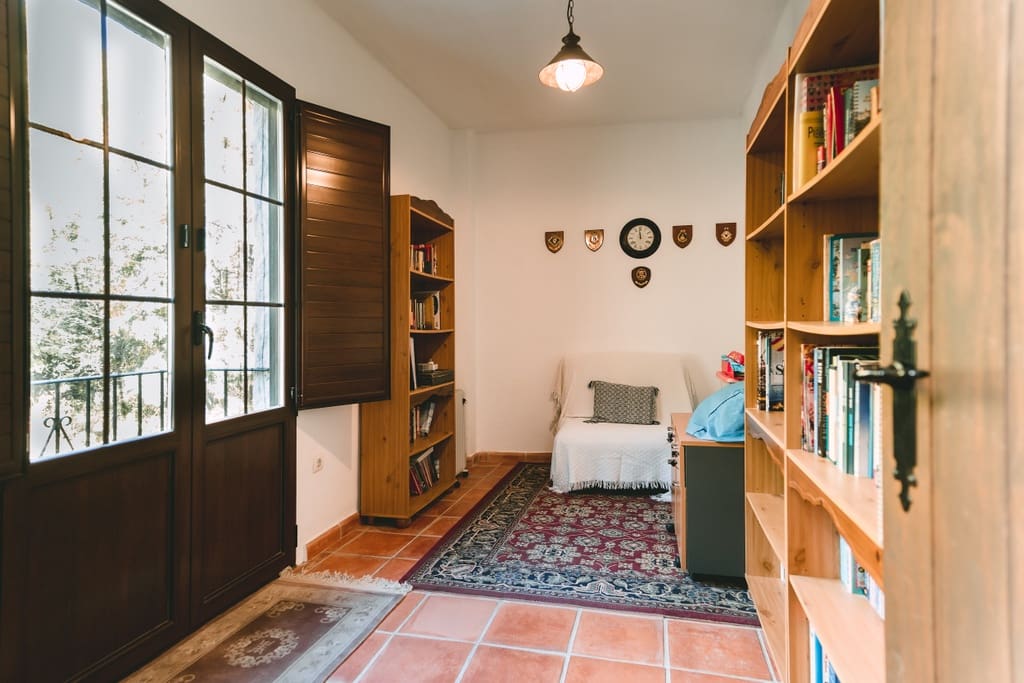 4 bedroom Villa for sale in Niguelas with pool - € 350,000 (Ref: 9414422)