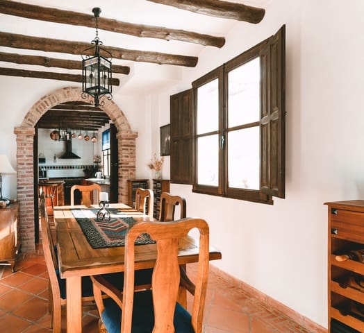 4 slaapkamer Villa te koop in Nigüelas met zwembad - € 350.000 (Ref: 9414422)