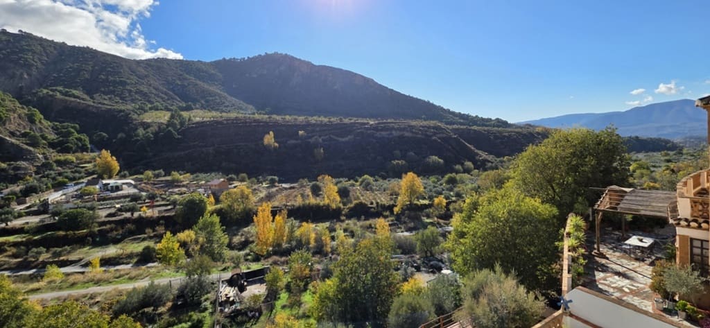 4 bedroom Villa for sale in Niguelas with pool - € 350,000 (Ref: 9414422)