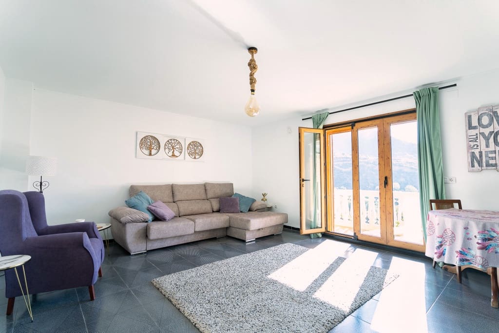 5 bedroom Villa for sale in Niguelas with pool garage - € 465,000 (Ref: 9420662)