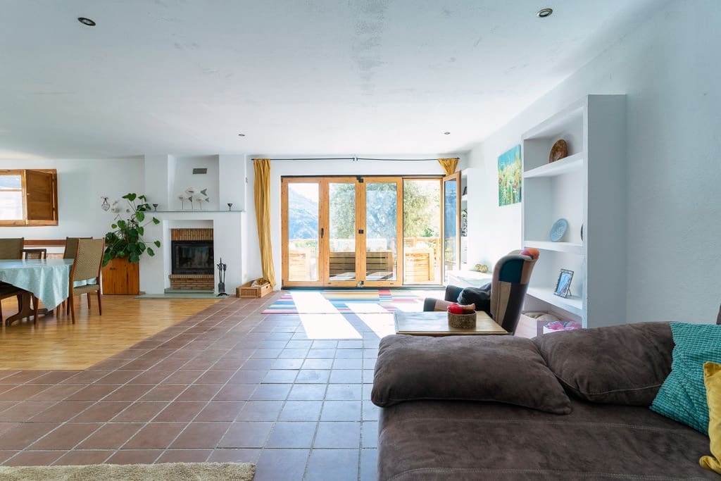 5 bedroom Villa for sale in Niguelas with pool garage - € 465,000 (Ref: 9420662)