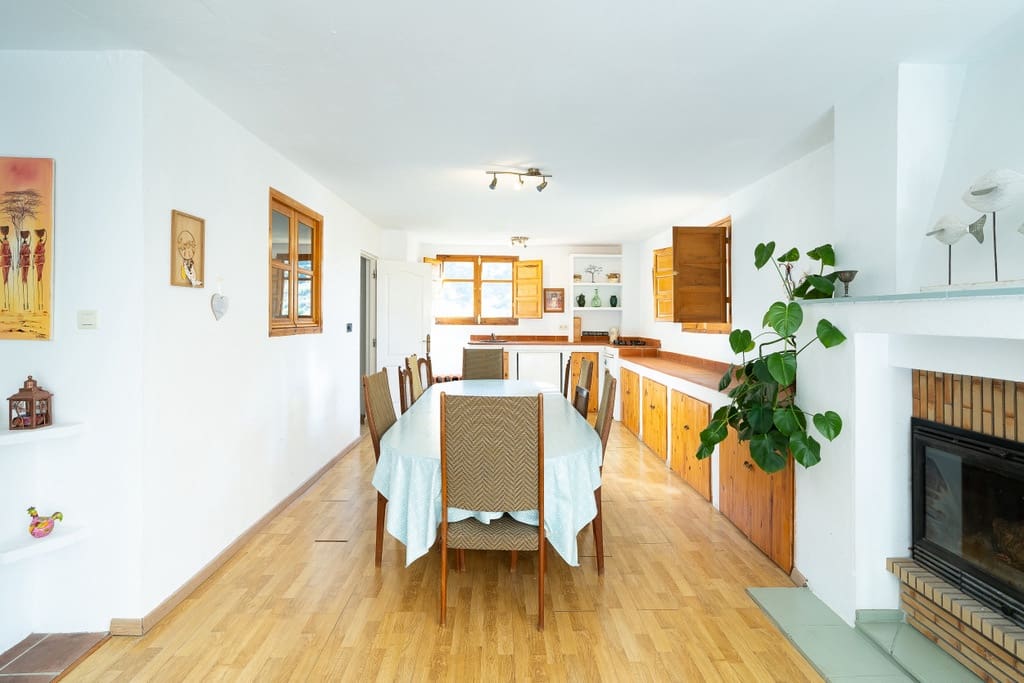 5 bedroom Villa for sale in Niguelas with pool garage - € 465,000 (Ref: 9420662)